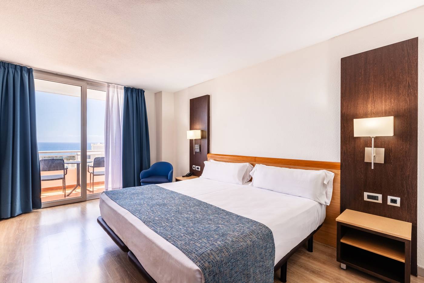 Catalonia-Oro-Negro-Room-16