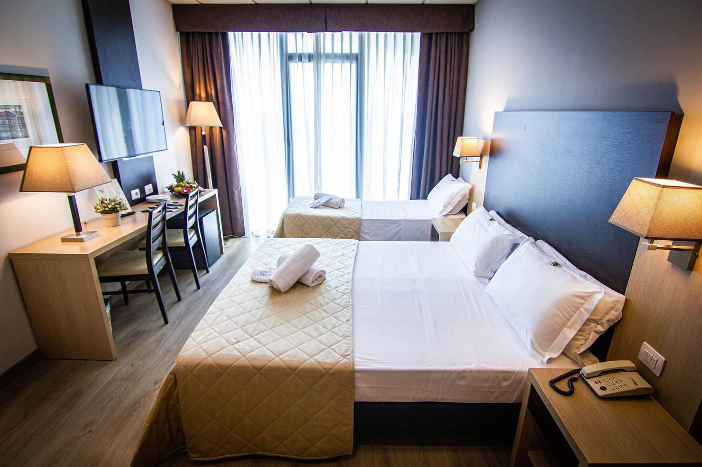 Hotel-Tuscany-Inn-Room-16