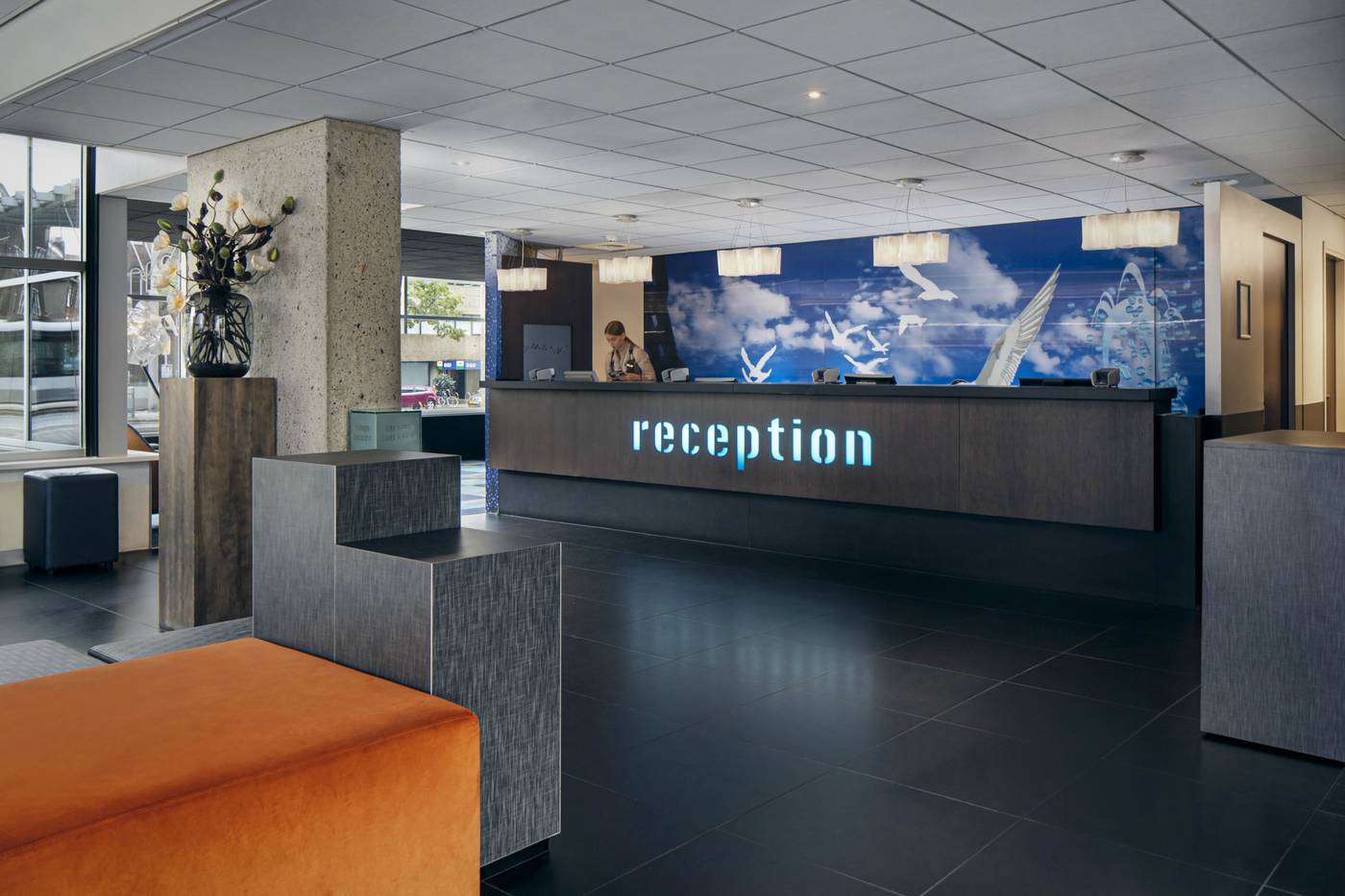 DoubleTree by Hilton Rotterdam Centre-Netherlands-Rotterdam-Lobby-9