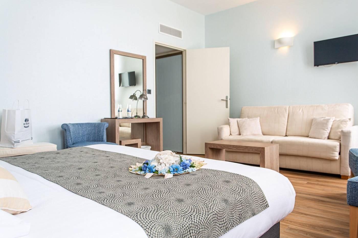 Hotel Du Port-France-SAINT-MARTIN-DE-RE-Room-6