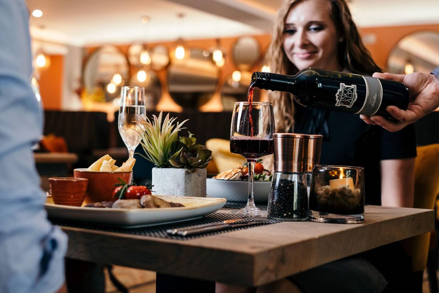 Le-Pommier-Hotel---Restaurant-Restaurant-12