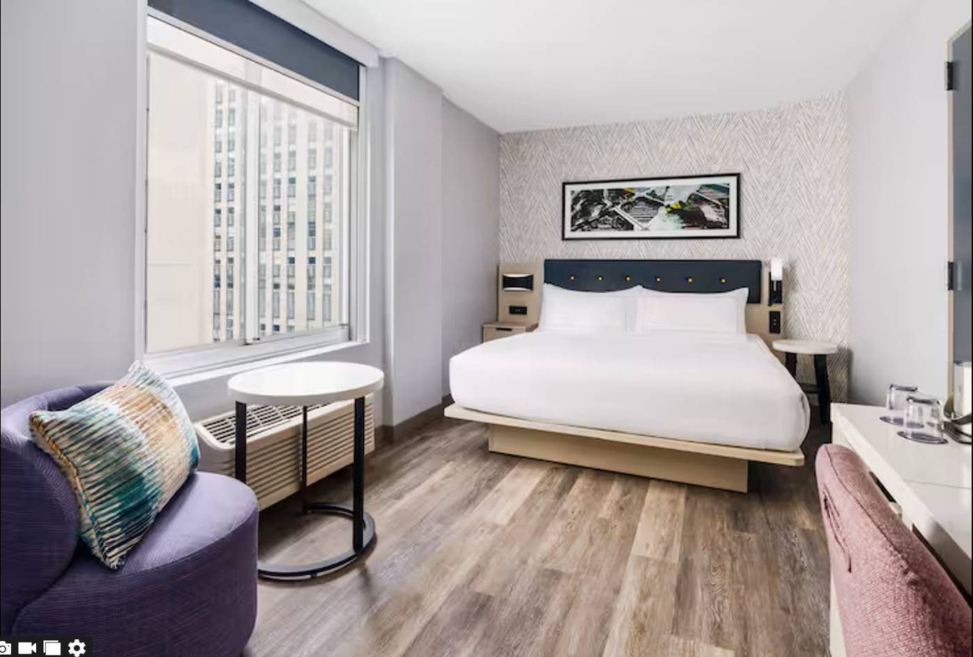 DoubleTree-by-Hilton-New-York-Midtown-Fifth-Avenue-Room-12