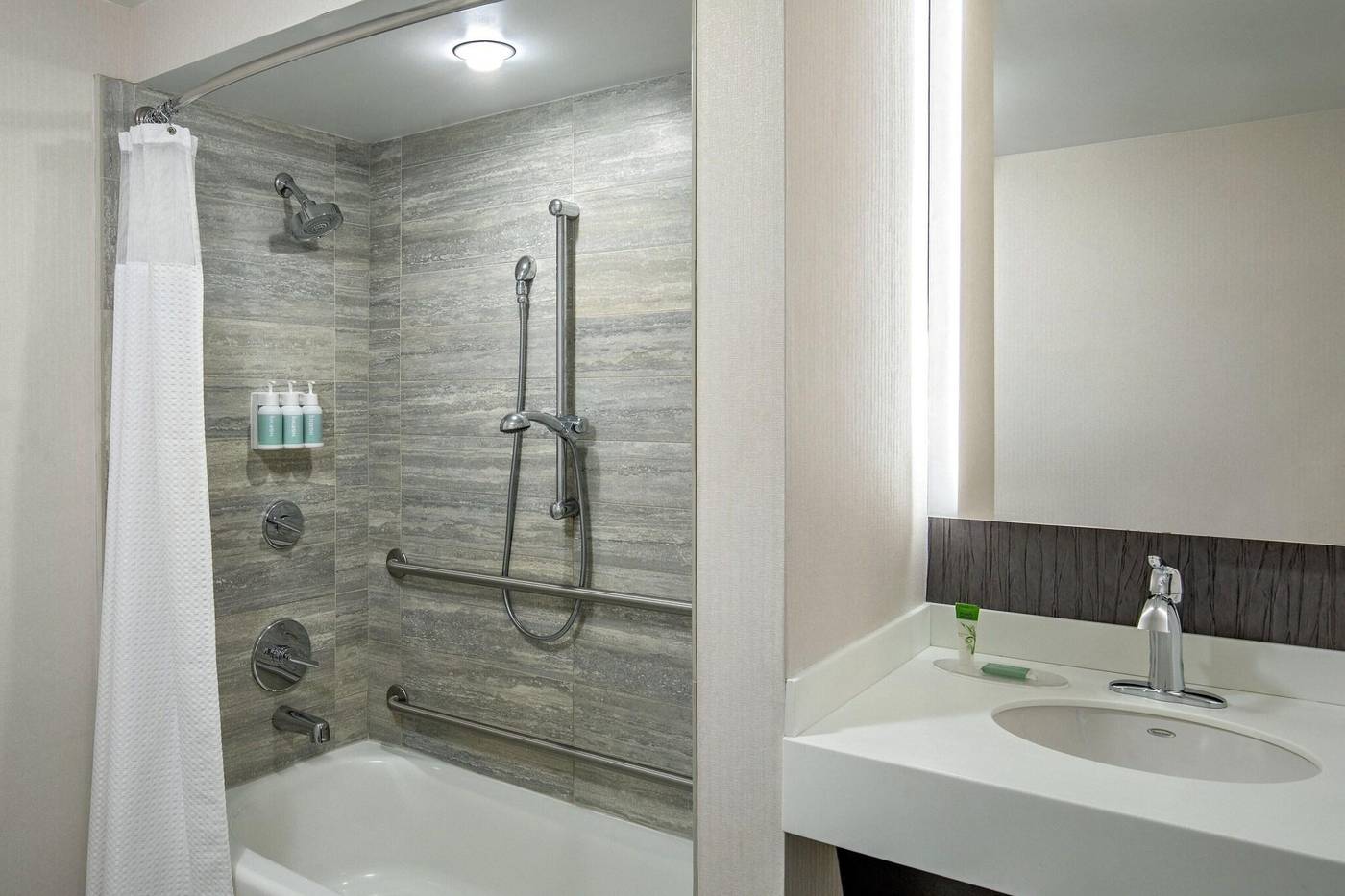 Courtyard-Boston-Downtown-Room-42