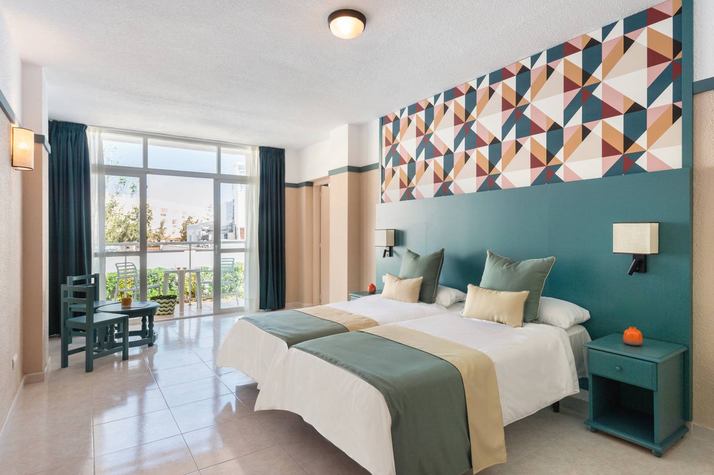 Club-Maritim-Room-17