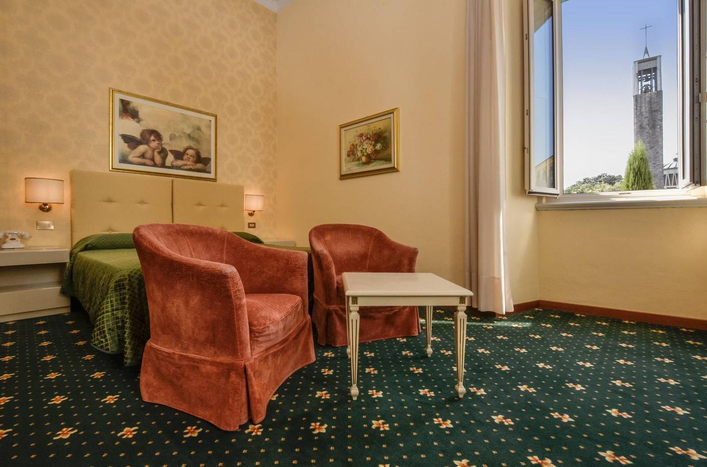 Grand-Hotel-Plaza-E-Locanda-Maggiore-Room-18