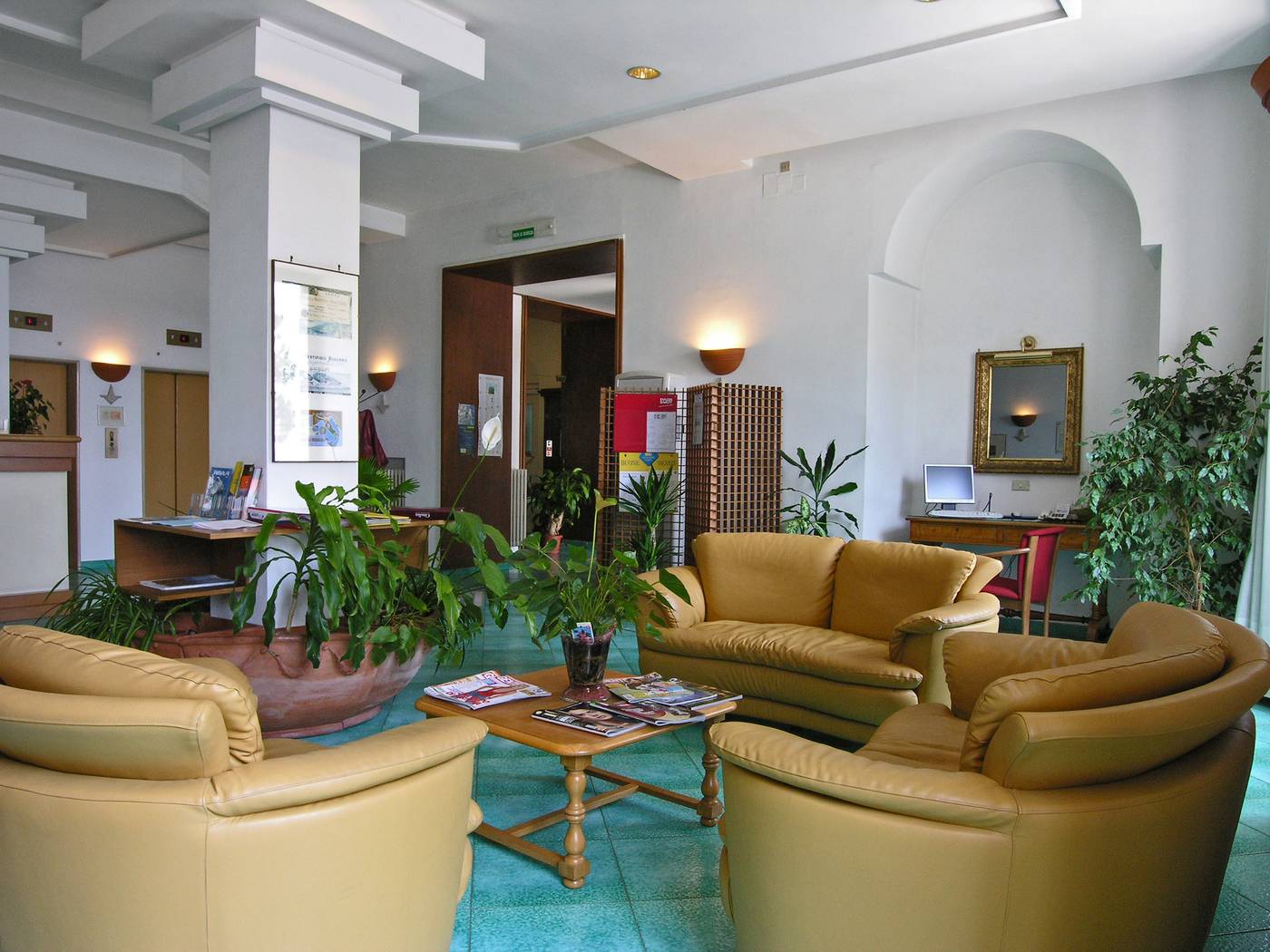 La Bussola-Italy-Amalfi-Lobby-9