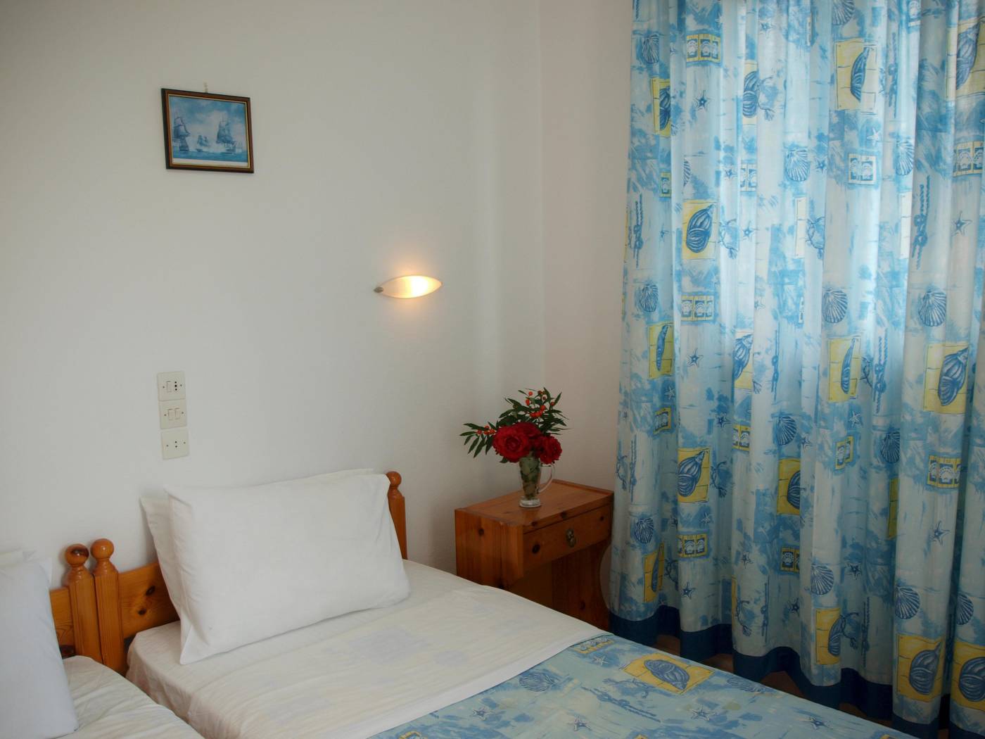 Nikolas-Studios-Room-14