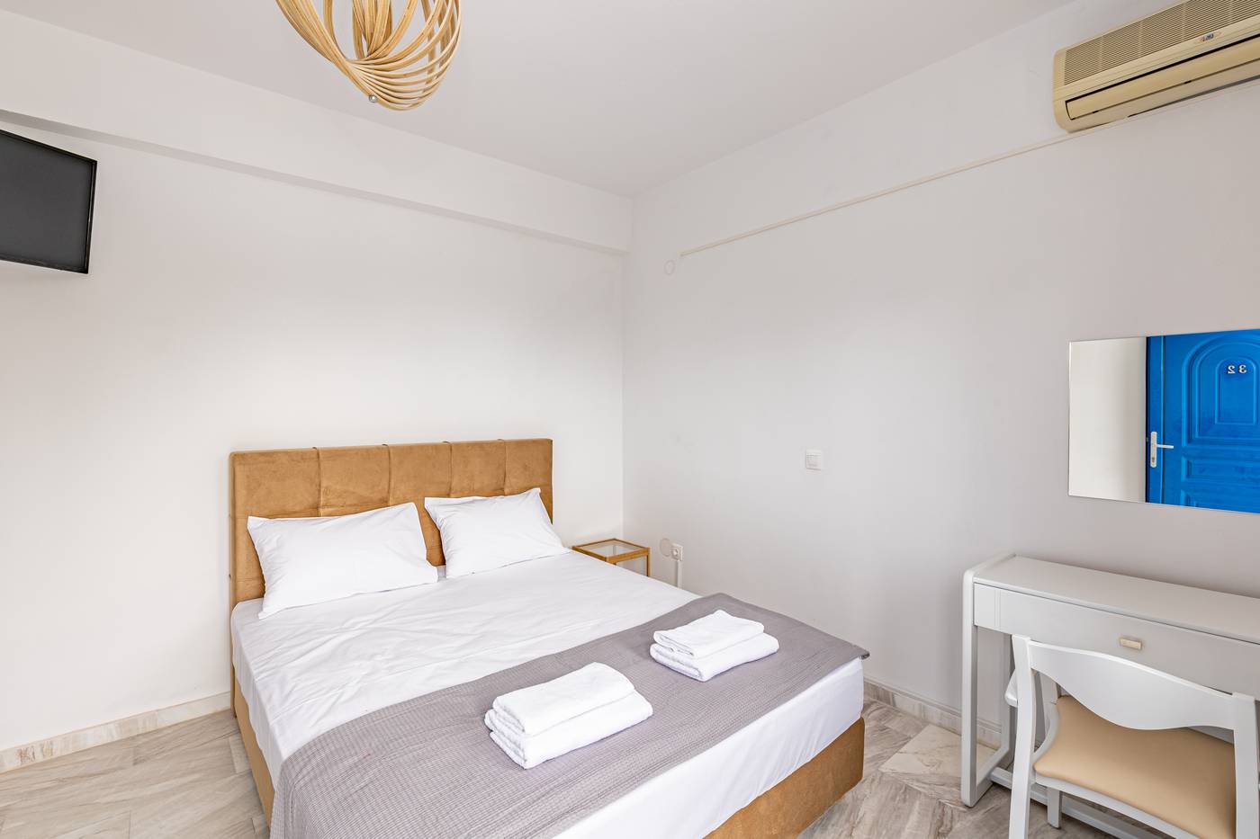 Theo-Bungalows-Room-46