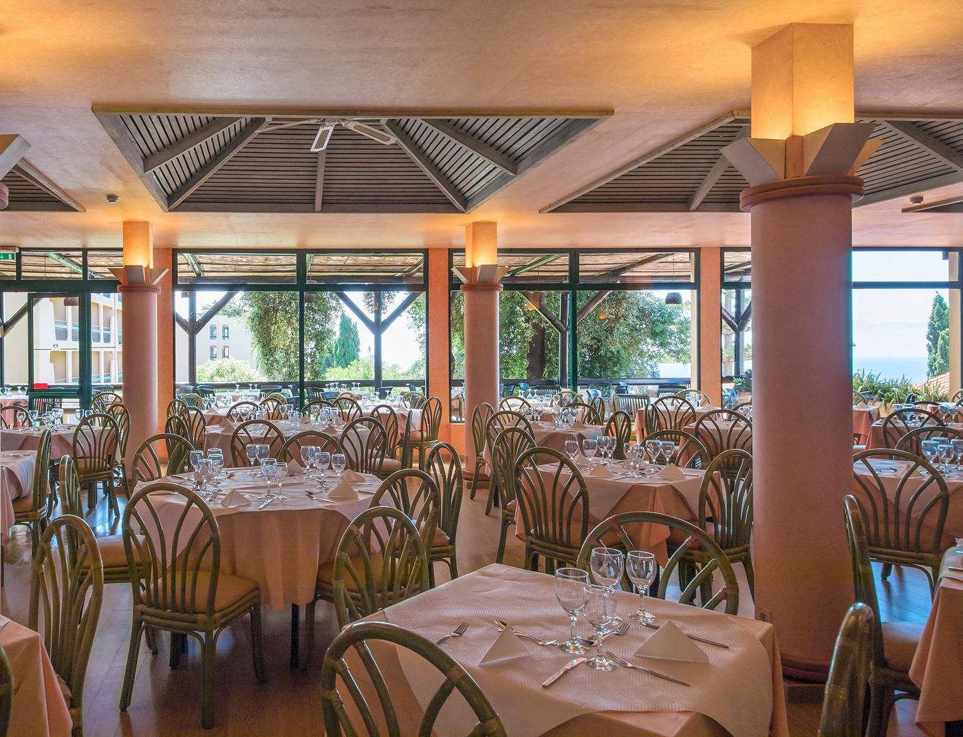 Dom-Pedro-Garajau-Restaurant-47