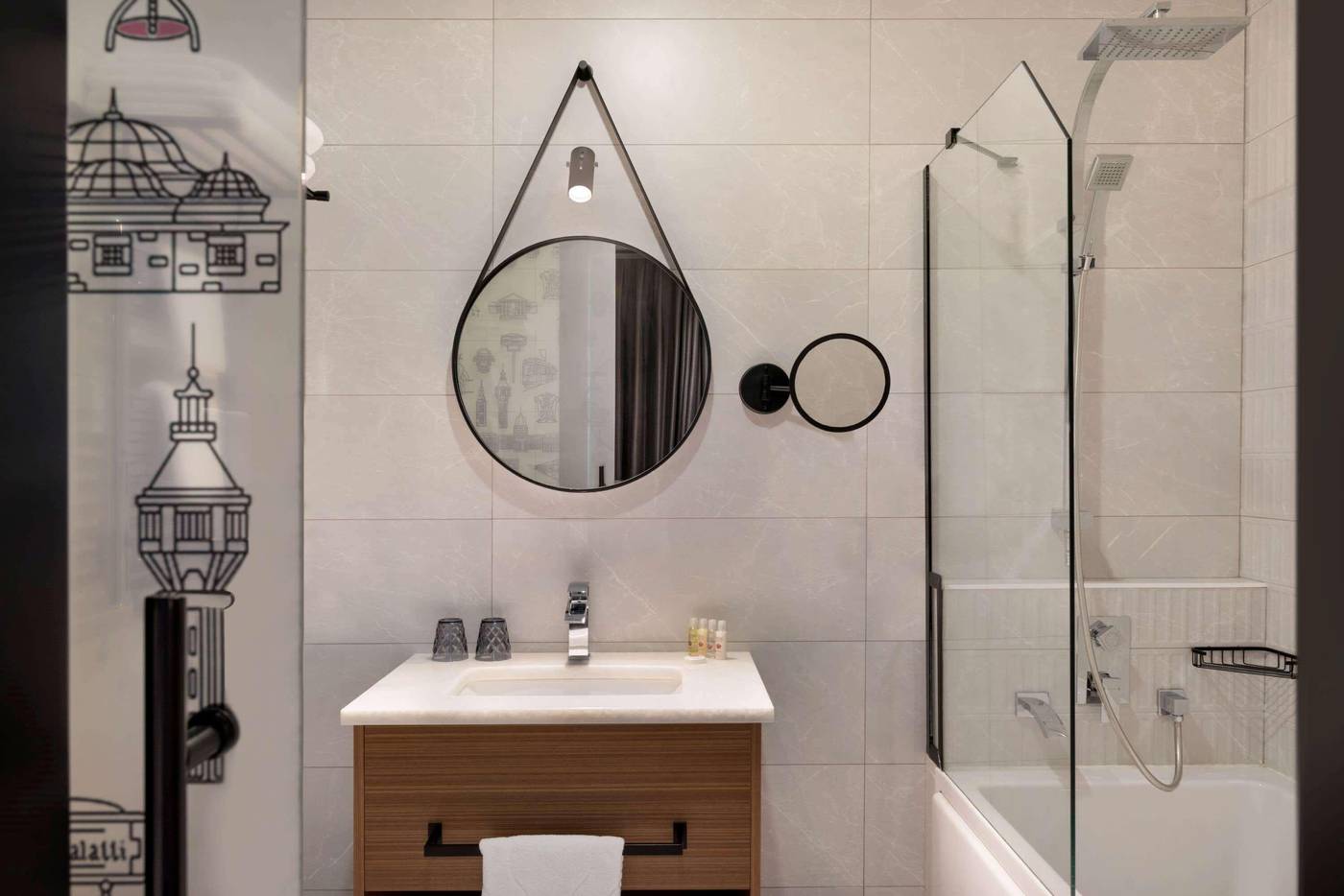 Ramada-By-Wyndham-Budapest-City-Center-Room-20