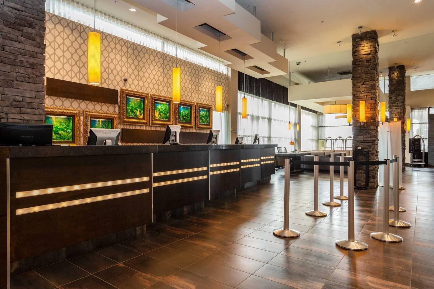 Sandman-Signature-Hotel---Resort-Vancouver-Airport-Lobby-7