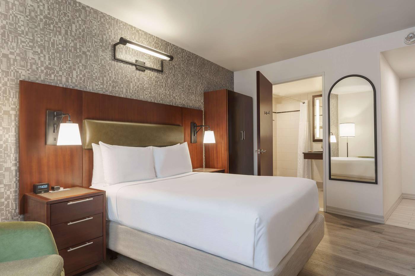 DoubleTree-by-Hilton-New-York-Downtown-Room-15