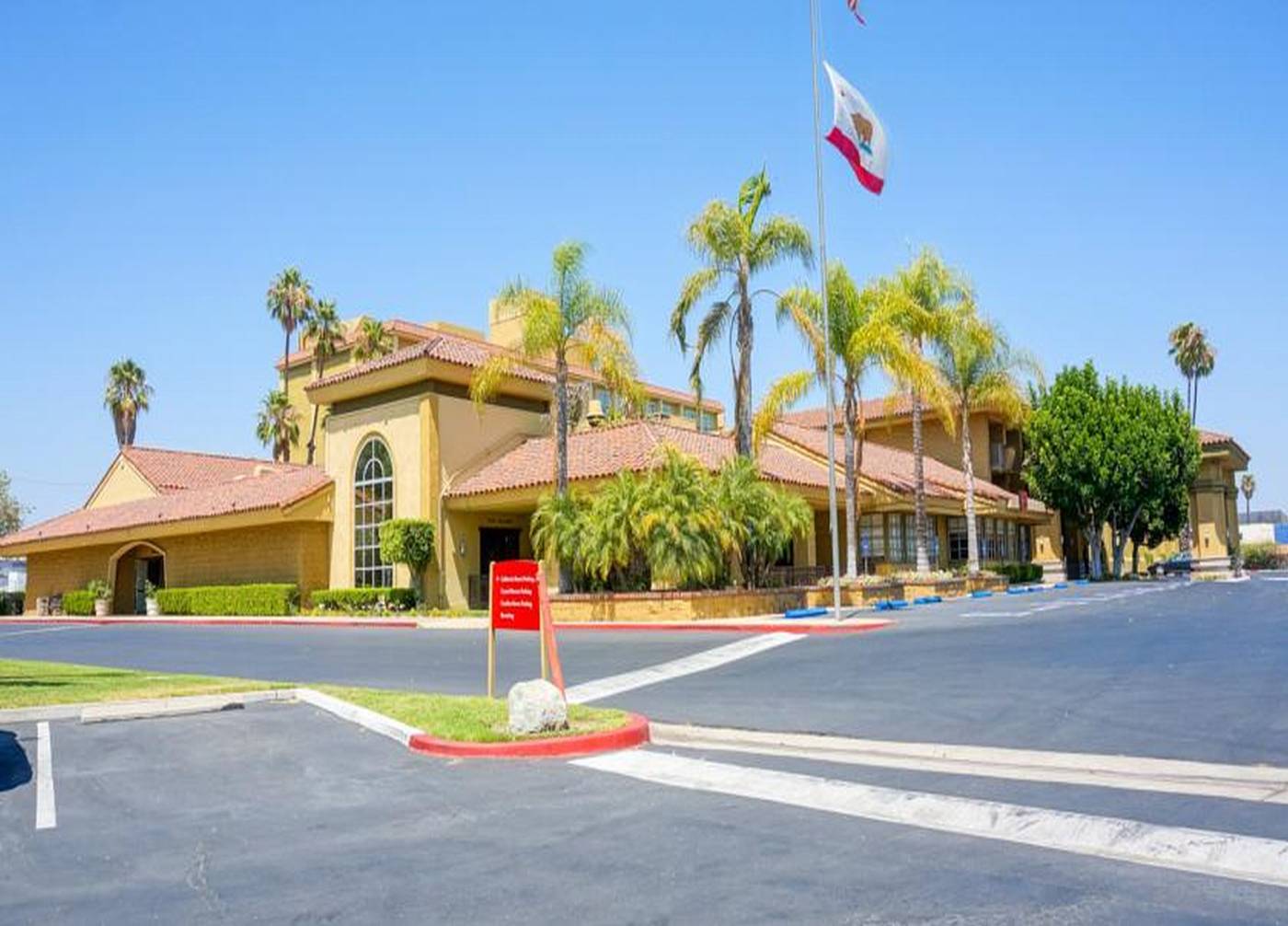 The-Hotel-Fullerton-Anaheim-General-view-7