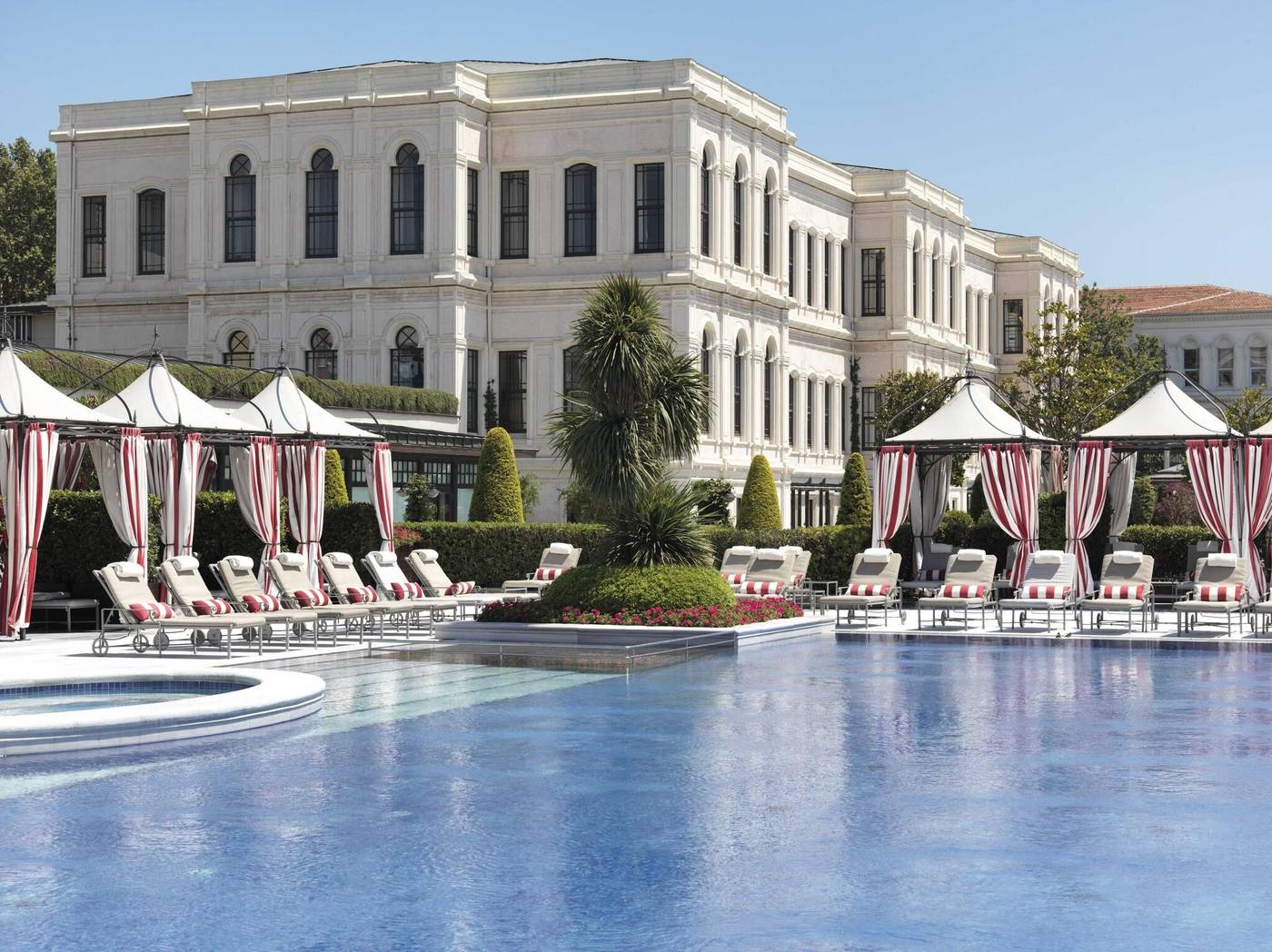 Four-Seasons-at-the-Bosphorus-Pool-52