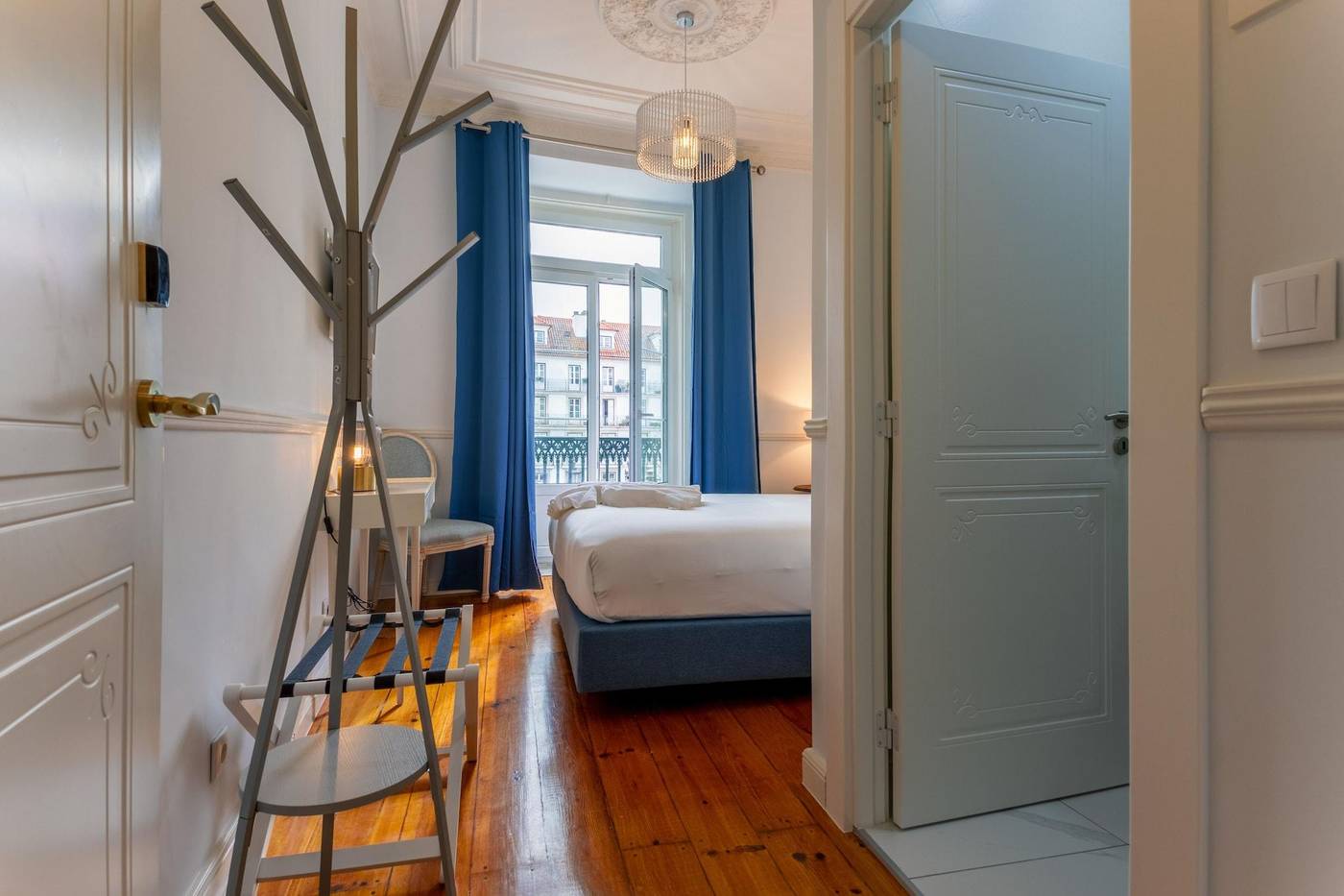 Solar-Dos-Poetas-Room-36