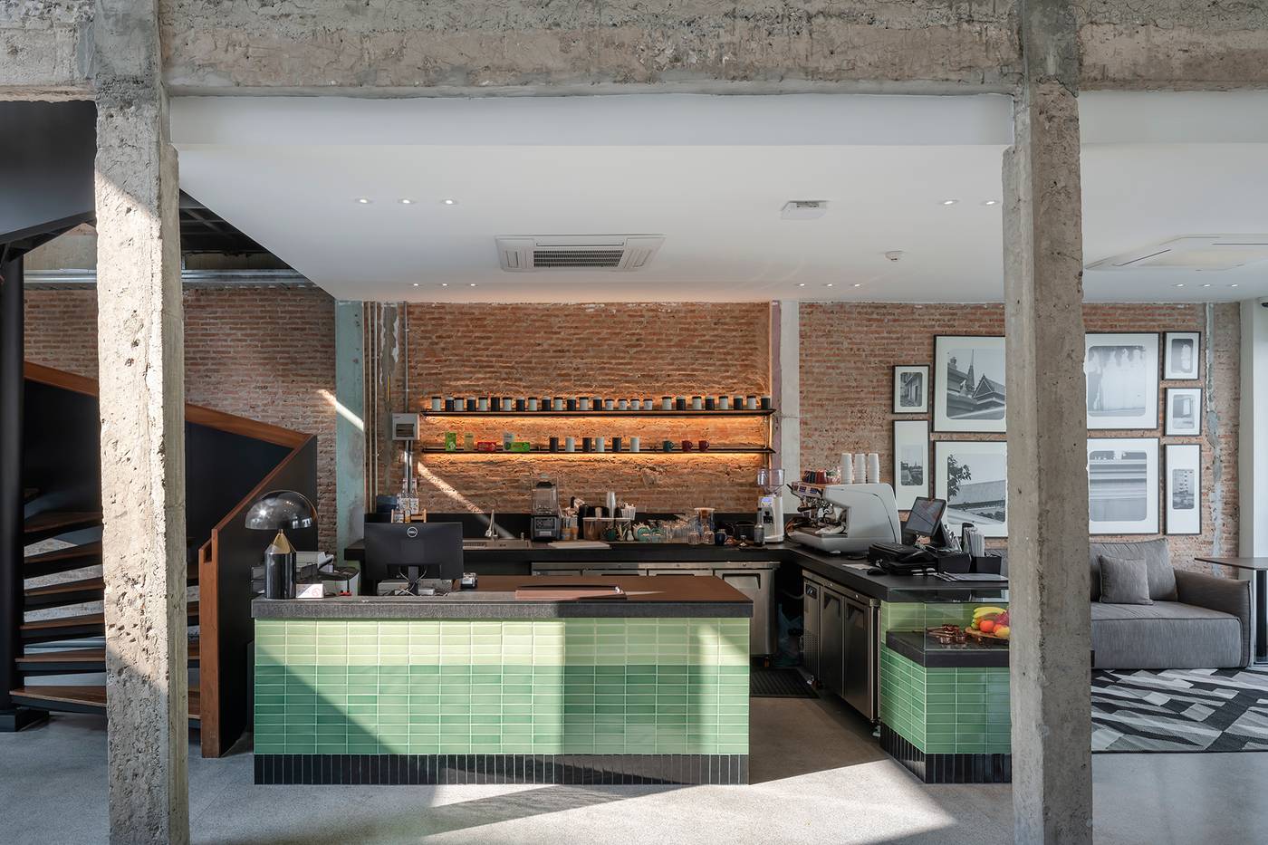 Lilit-Bang-Lumphu-Hotel-Lobby-18