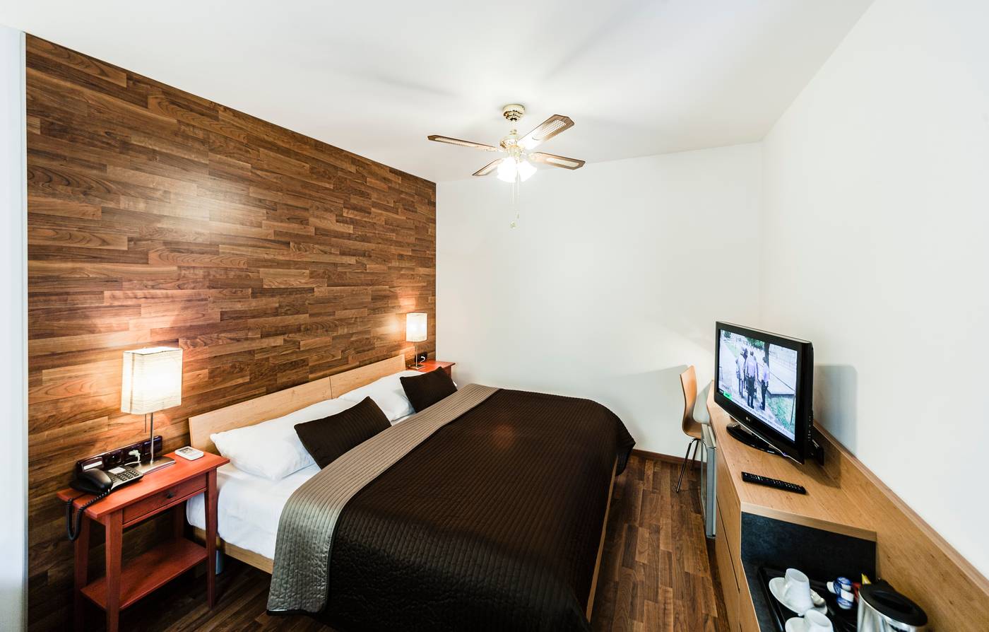 Archibald-at-the-Charles-Bridge-Room-30