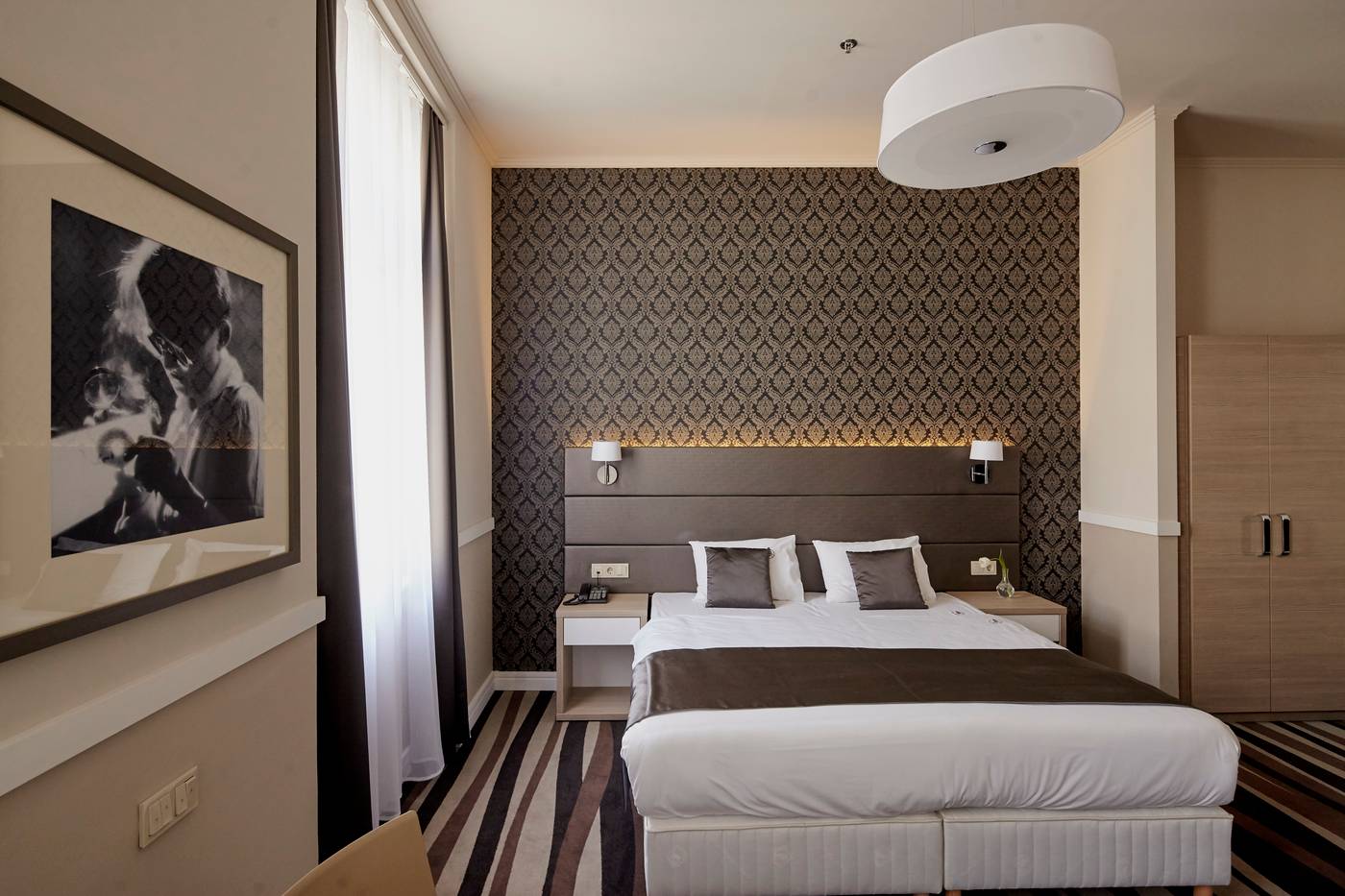 Hotel-Central-Basilica-Room-13