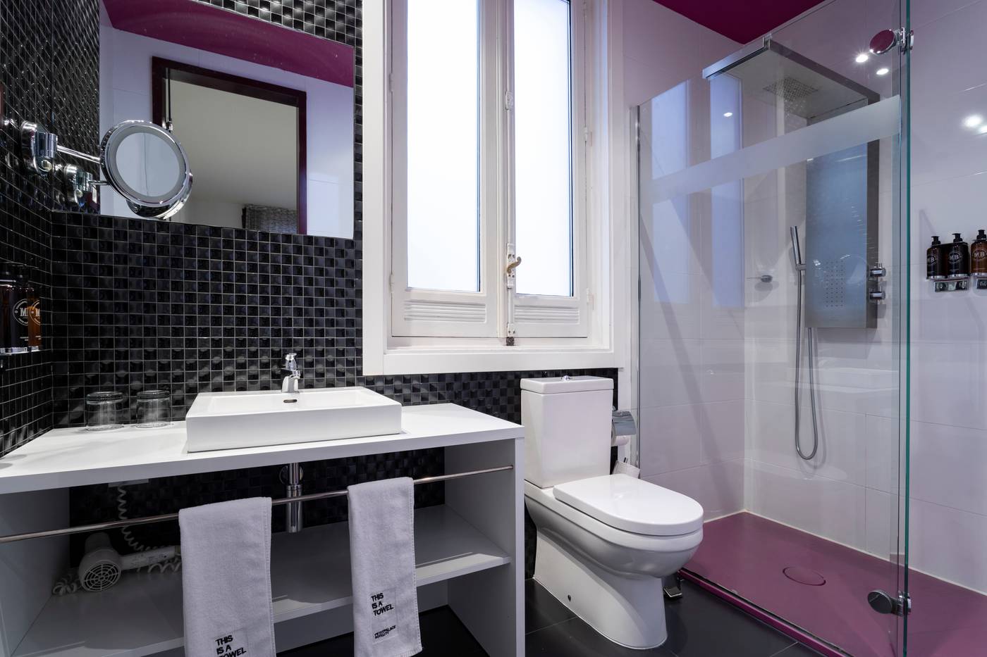 Petit-Palace-Lealtad-Plaza-Room-44