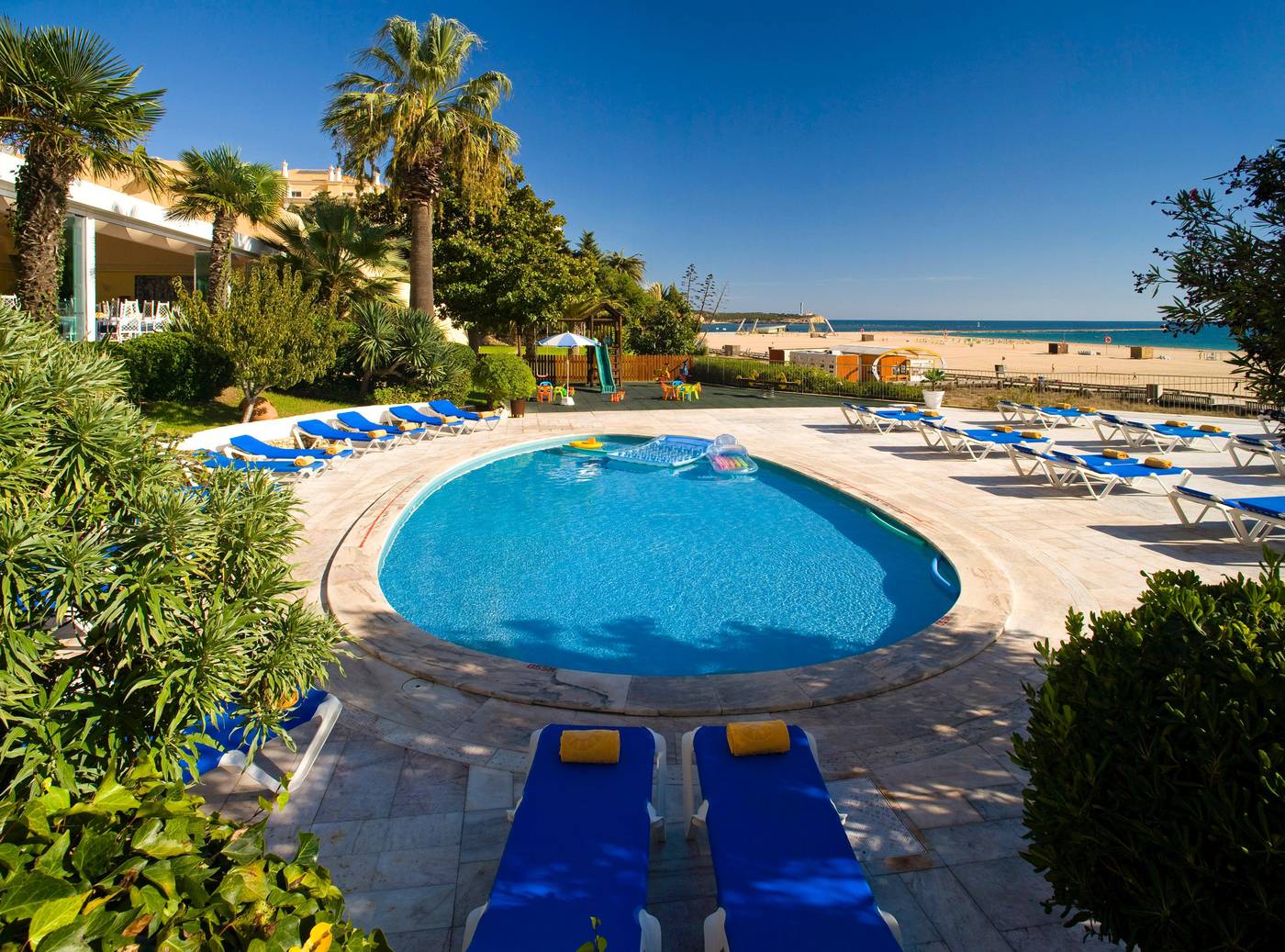 Algarve-Casino-Pool-2