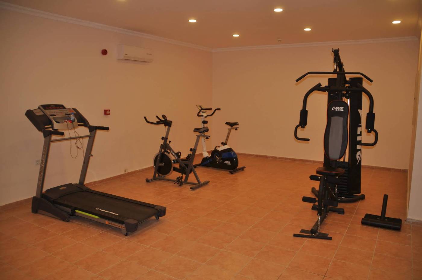 Sunshine-Holiday-Resort-Sports-and-Entertainment-49