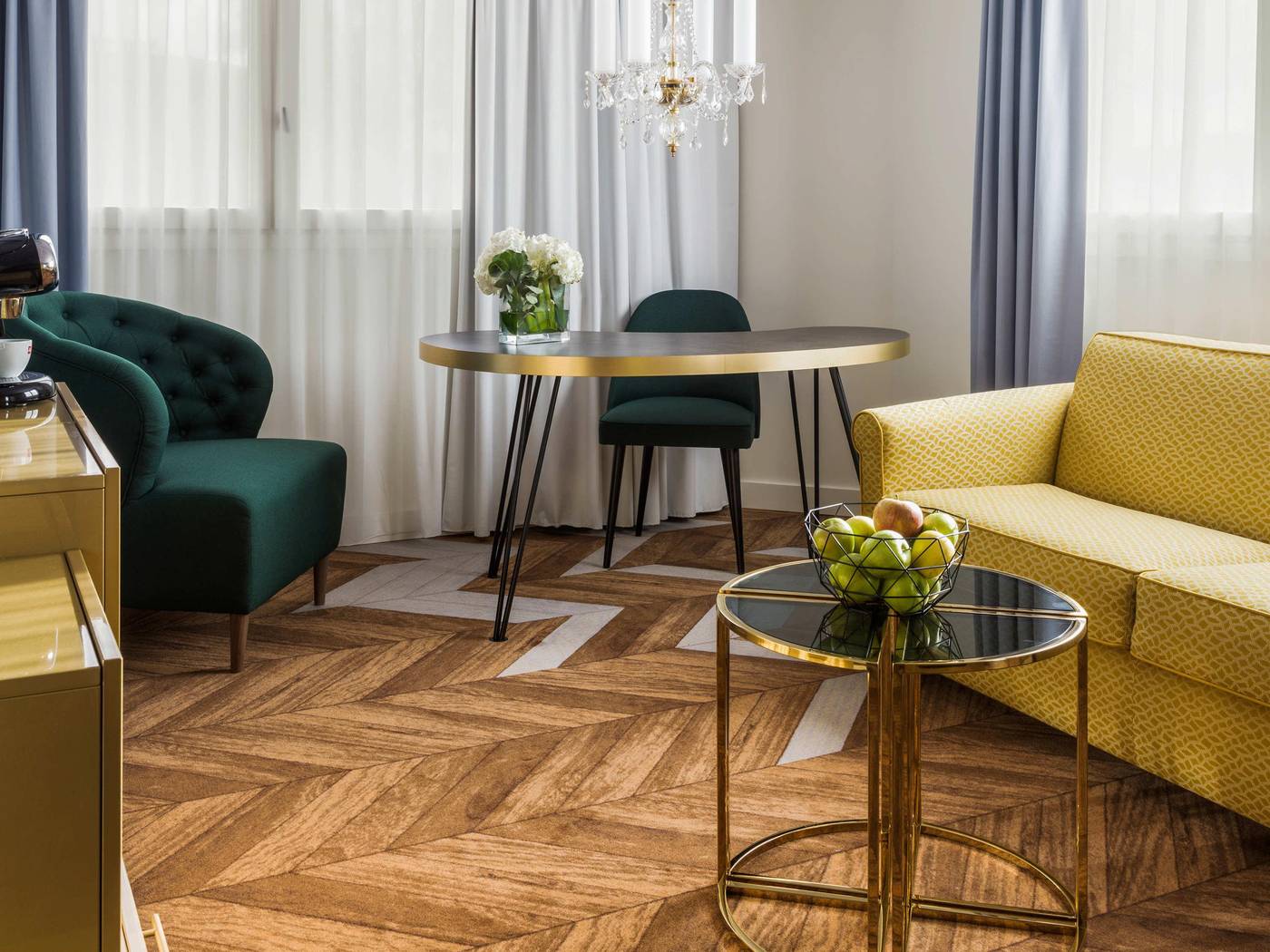 Le-Louis-Versailles-Chateau-Room-3