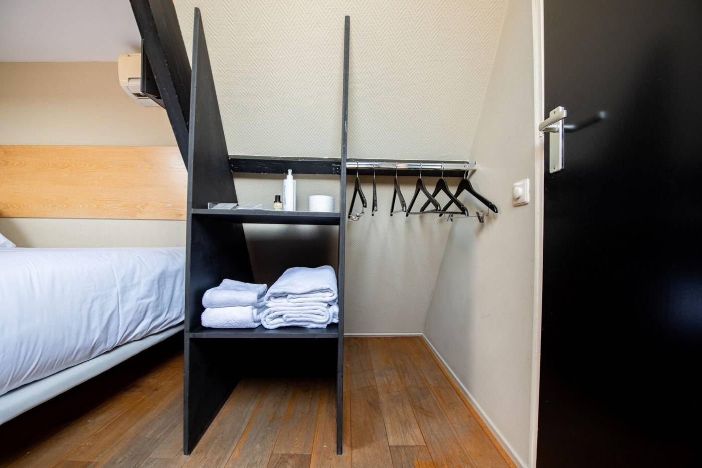 Catalonia-Vondel-Amsterdam-Room-64