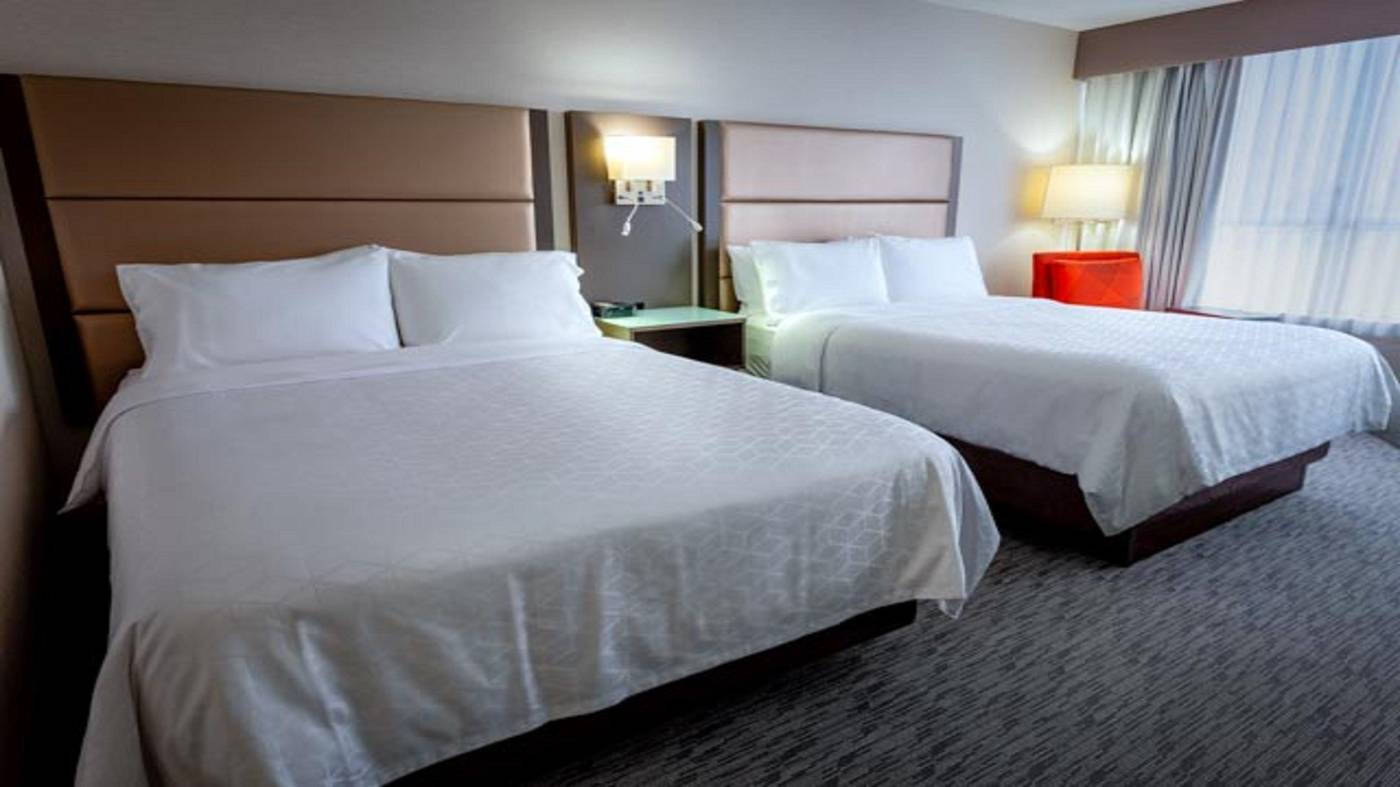 Holiday-Inn-Express-Vancouver-Metrotown--Burnaby--Room-27