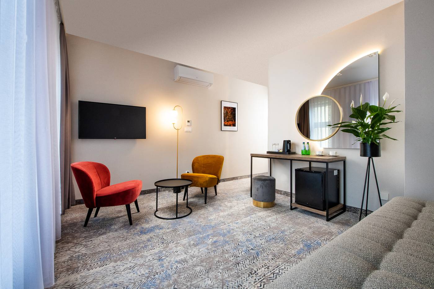 Mr67-Mayera-Rapaporta-Room-25