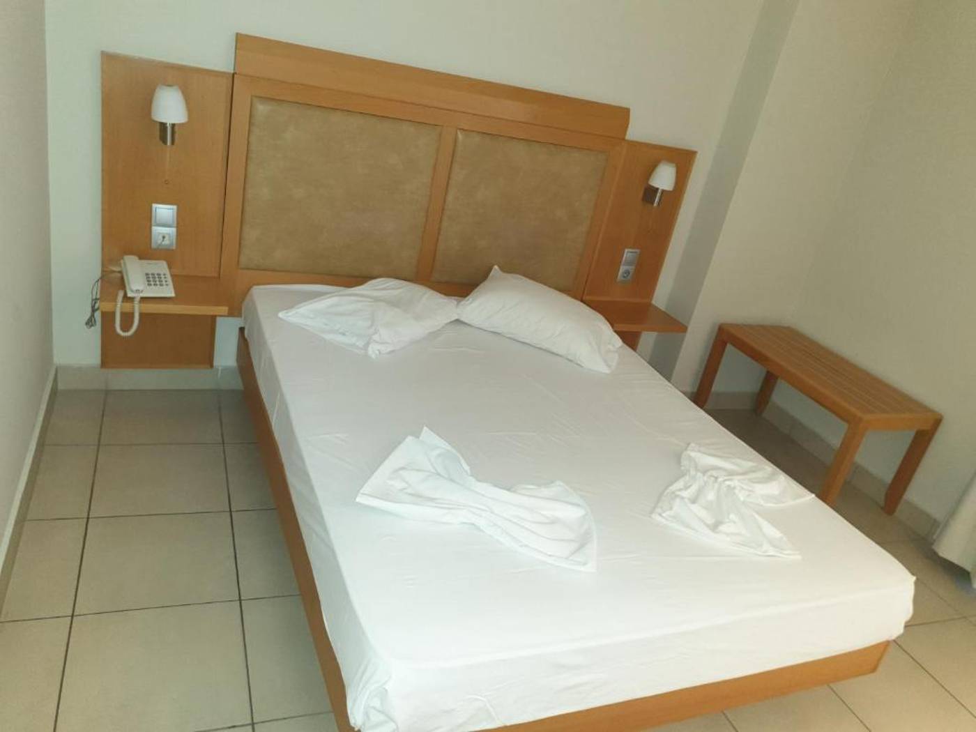 Saint-Constantin-Room-12