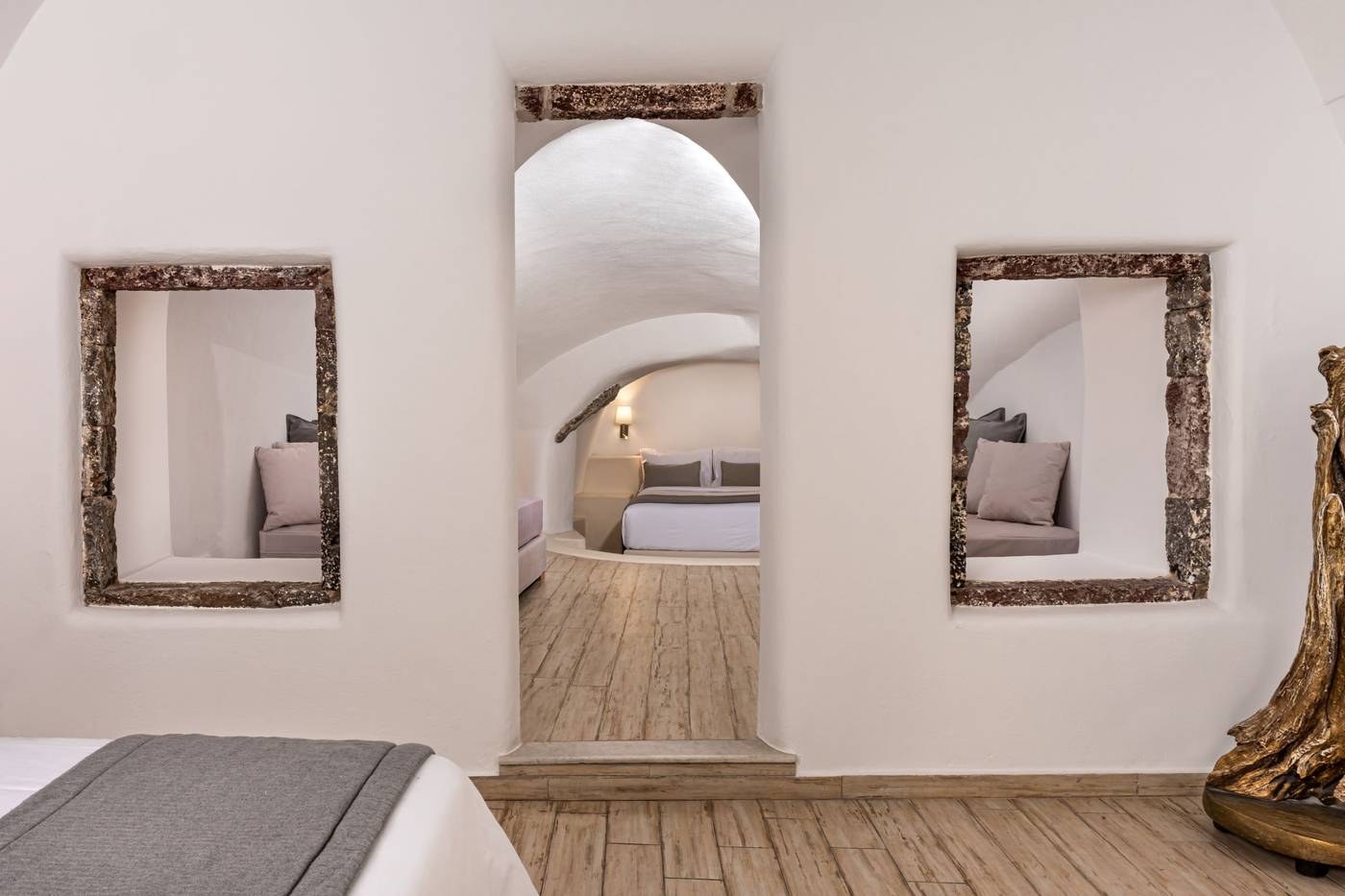 Aqua-Luxury-Suites-Room-32