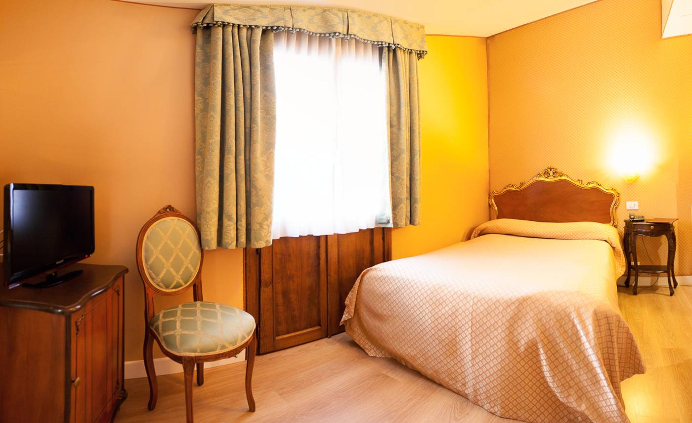 Hotel Locanda Canal-Italy-VENEZIA-Room-8