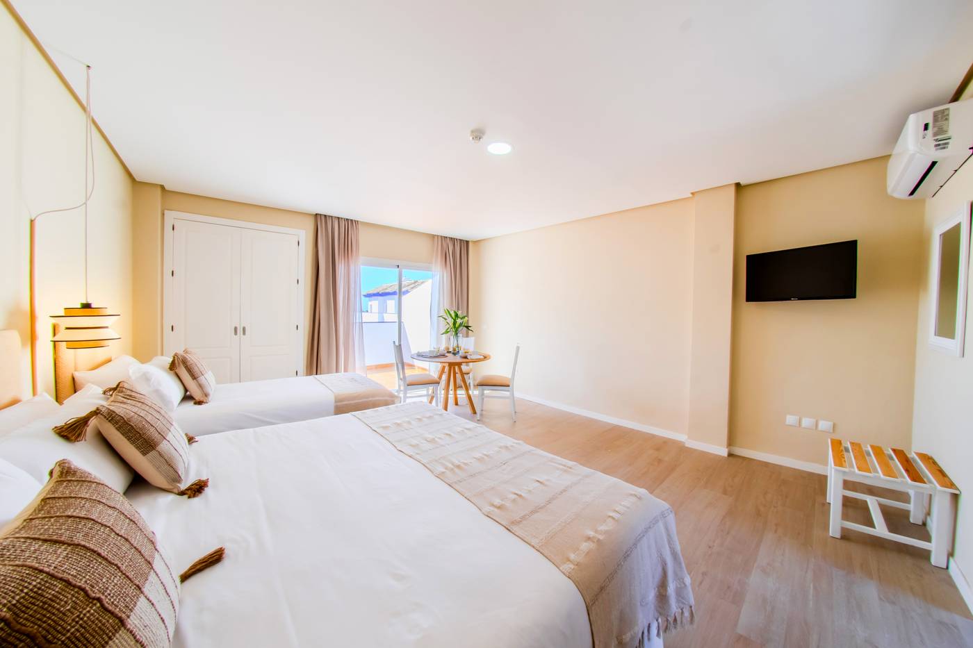 Vista-de-Rey-Room-12