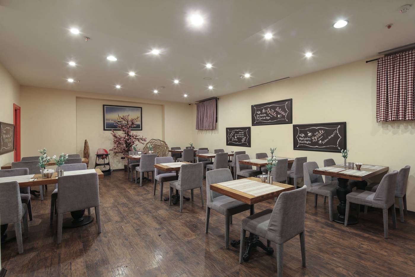 The-Gate-30-Suites-Hotel-Restaurant-34