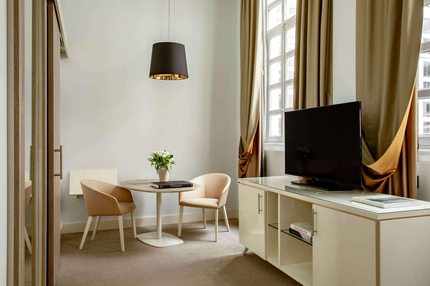 Gran-Melia-Palacio-de-los-Duques-Room-11