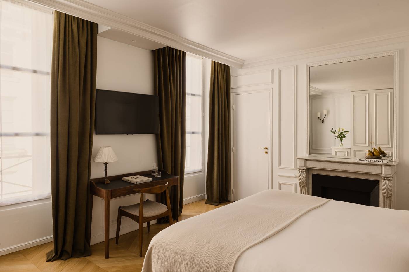 Hotel-Bourgogne---Montana-Room-15