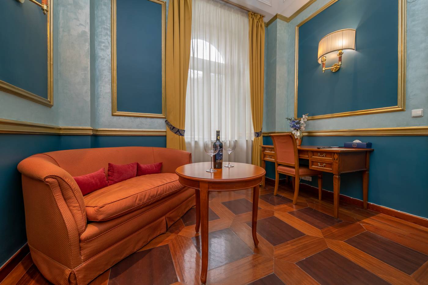 Hotel-Kinsky-Fountain-Room-33