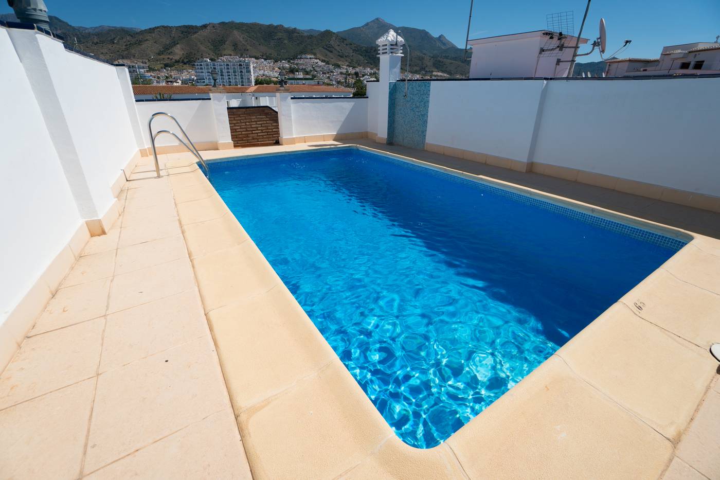 Apartamentos-Tur----sticos-Manuel-Mart----n-Pool-5