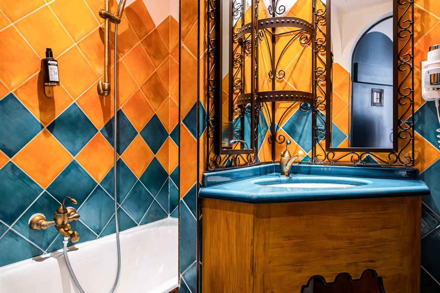 Villa-Royale-Montsouris-Room-19