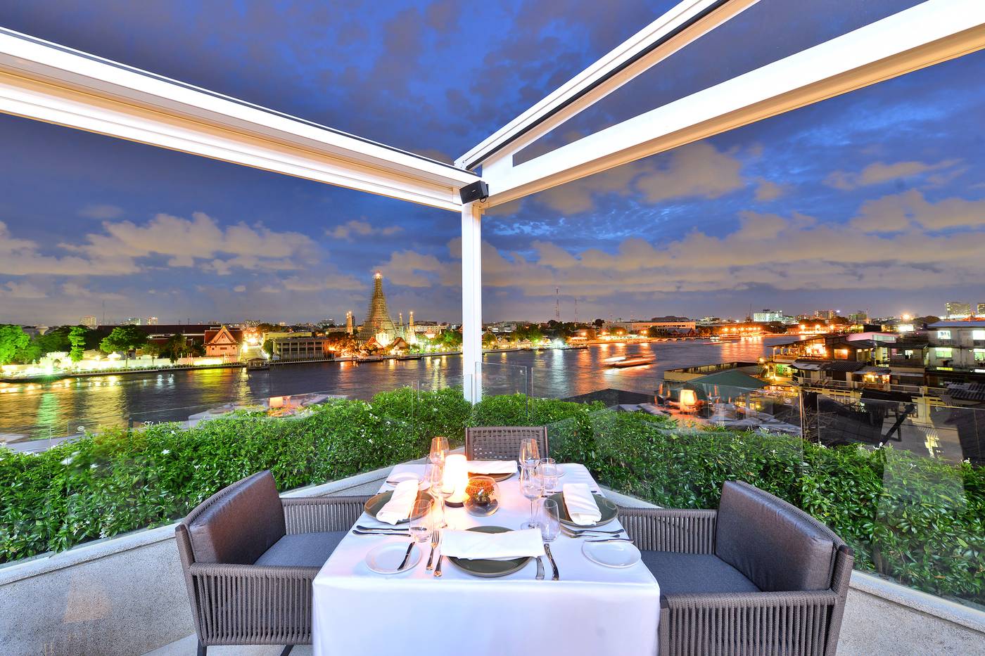 Riva-Arun-Bangkok-Restaurant-18