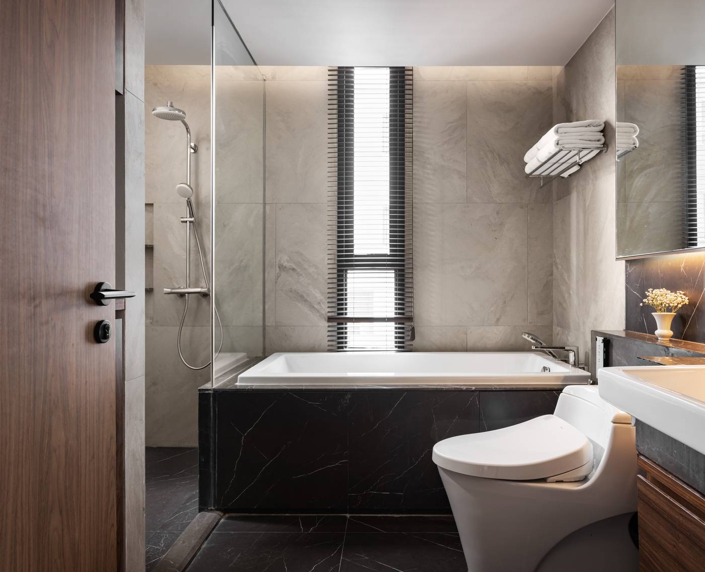 Walton-Suites-Sukhumvit-Room-49