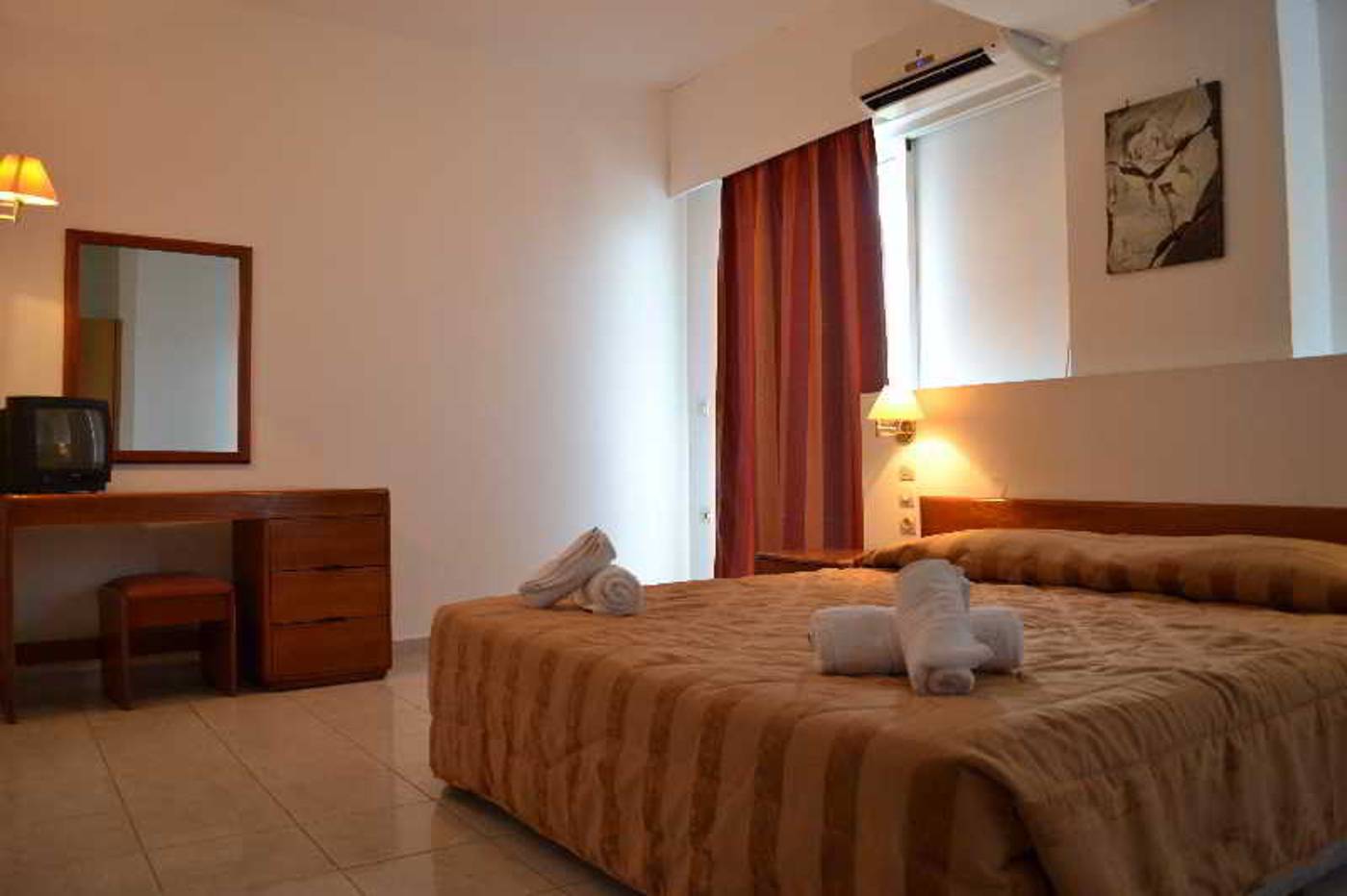 Panorama-Hotel-and-Apartments-Room-14