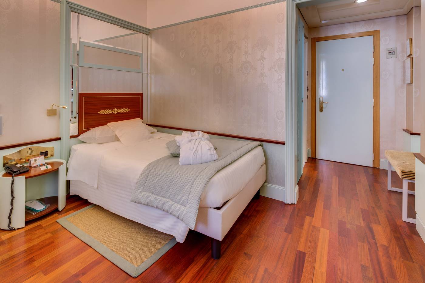 Antares-Hotel-Rubens-Room-4