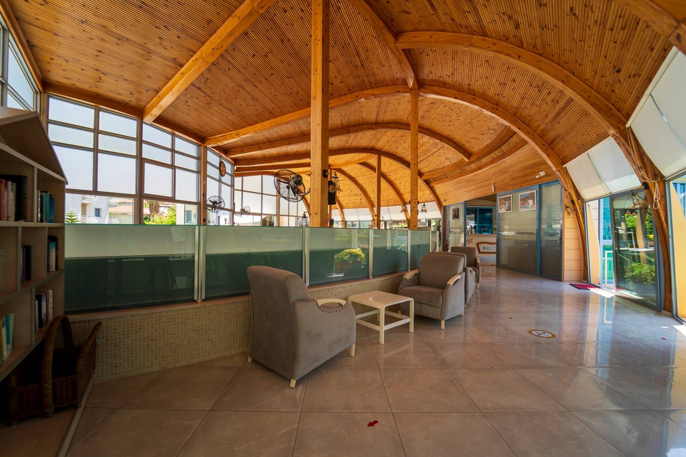 Belcehan-Deluxe-Lobby-35