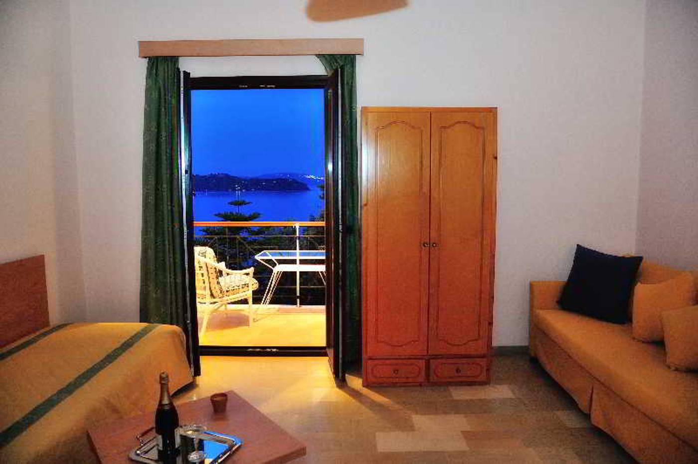 Vassilias-beach-Room-15