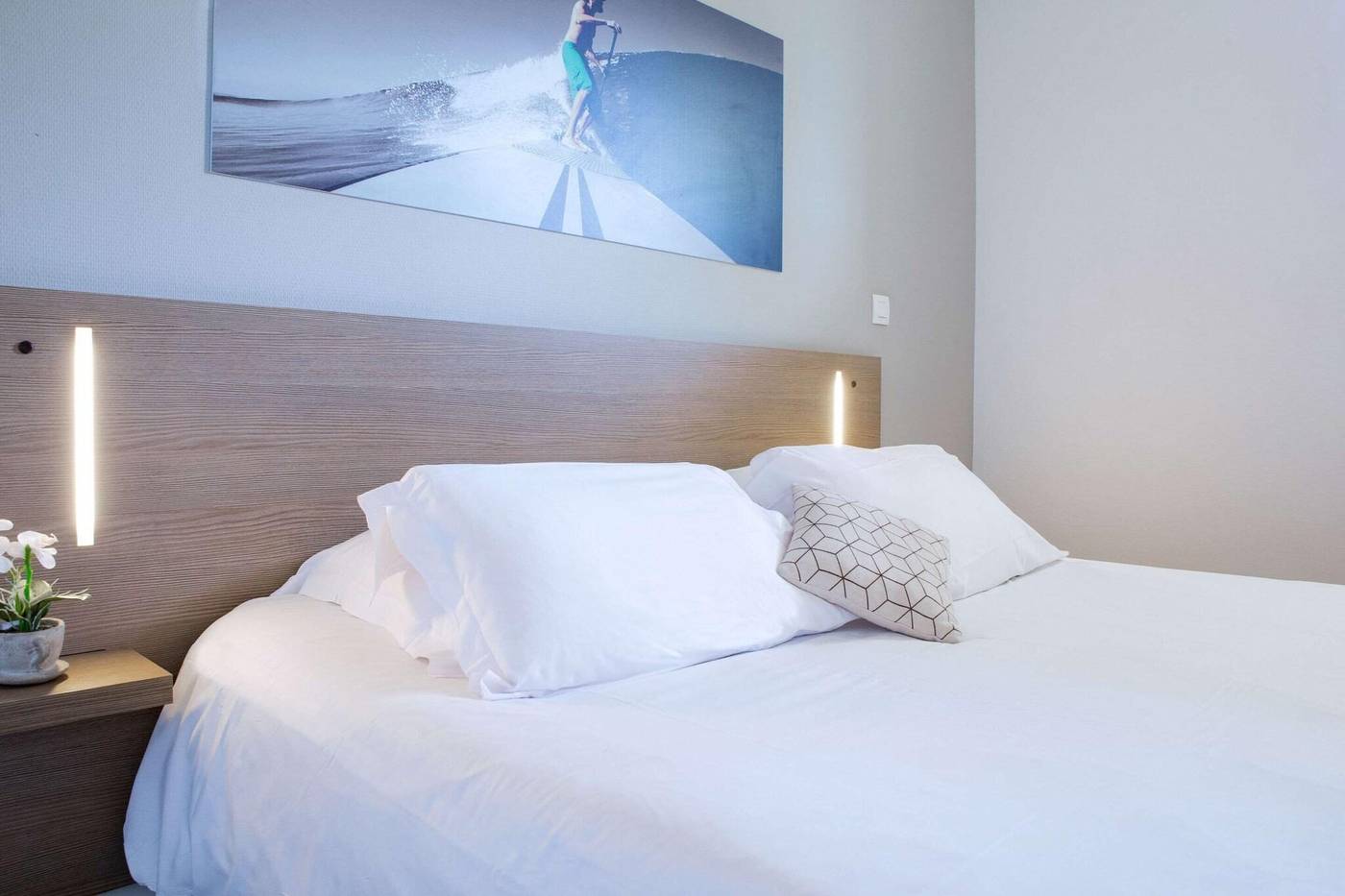 Comfort-Suites-Cannes-Mandelieu-Room-44