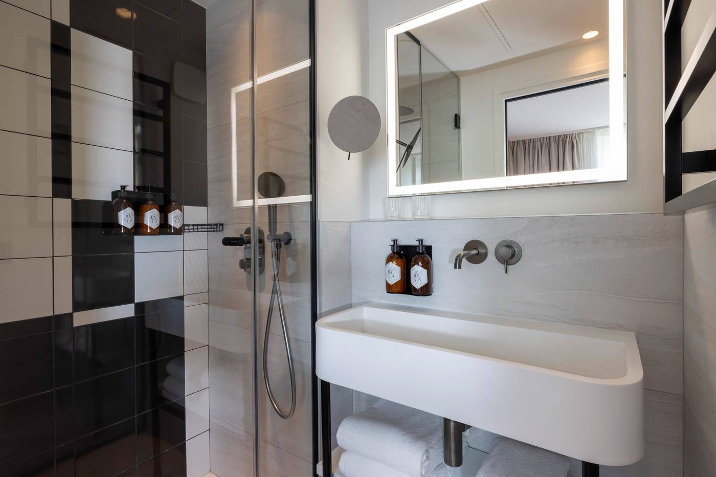 Raspail-Montparnasse-Room-28