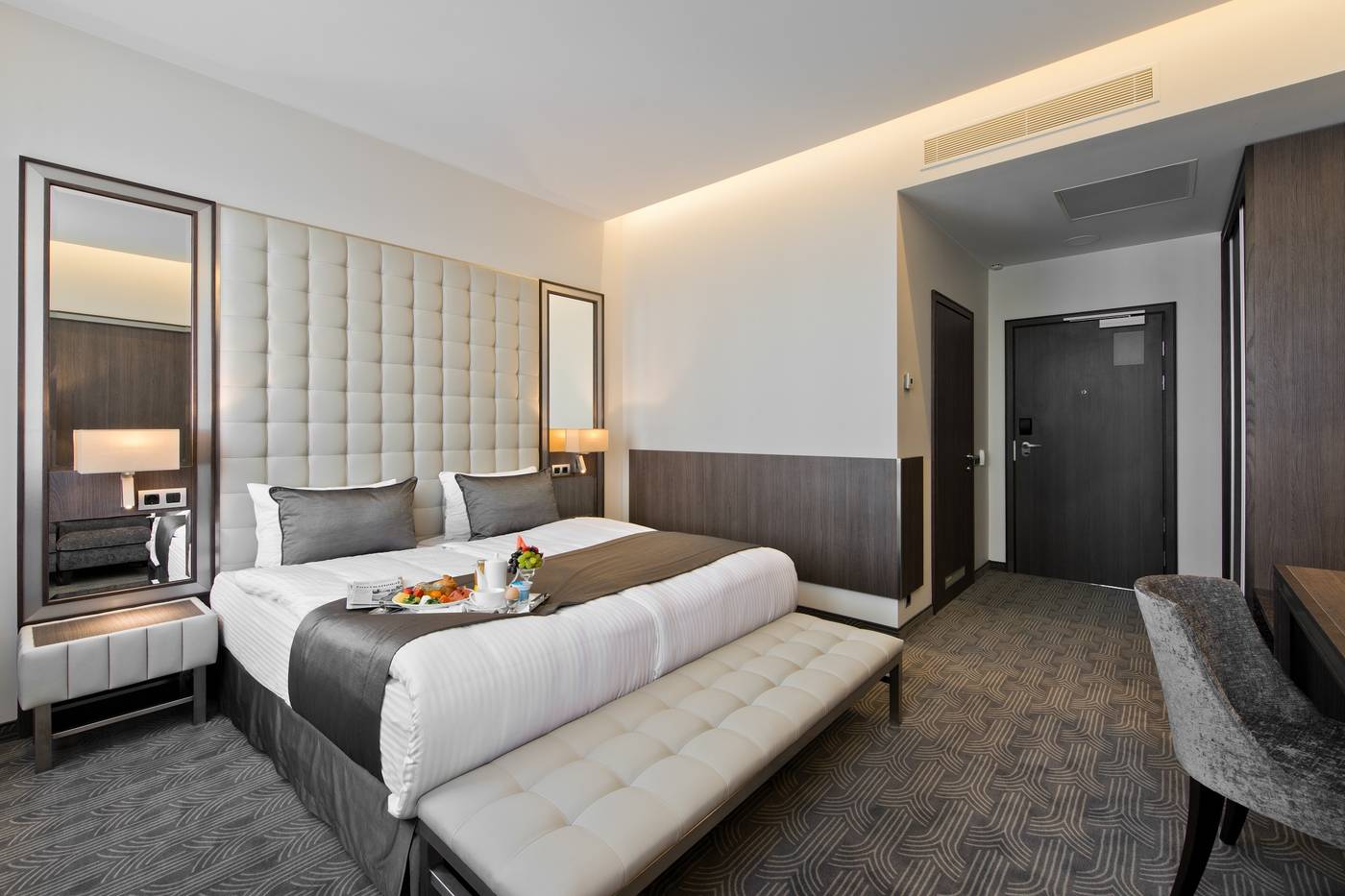 Congress Avenue-Lithuania-Vilnius-Room-5