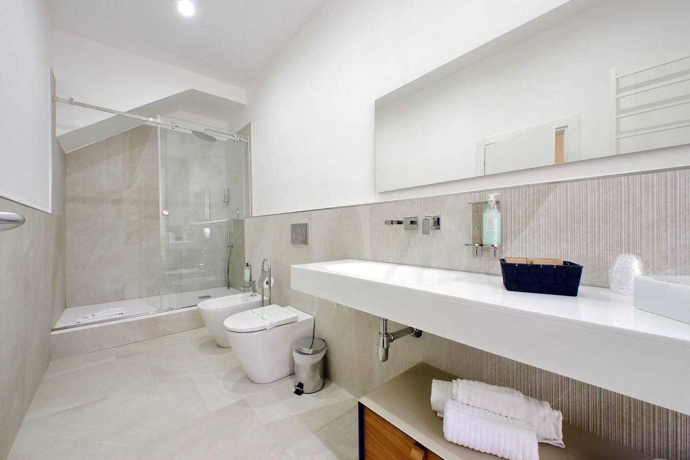 Trevi-Rome-Suite-Room-33