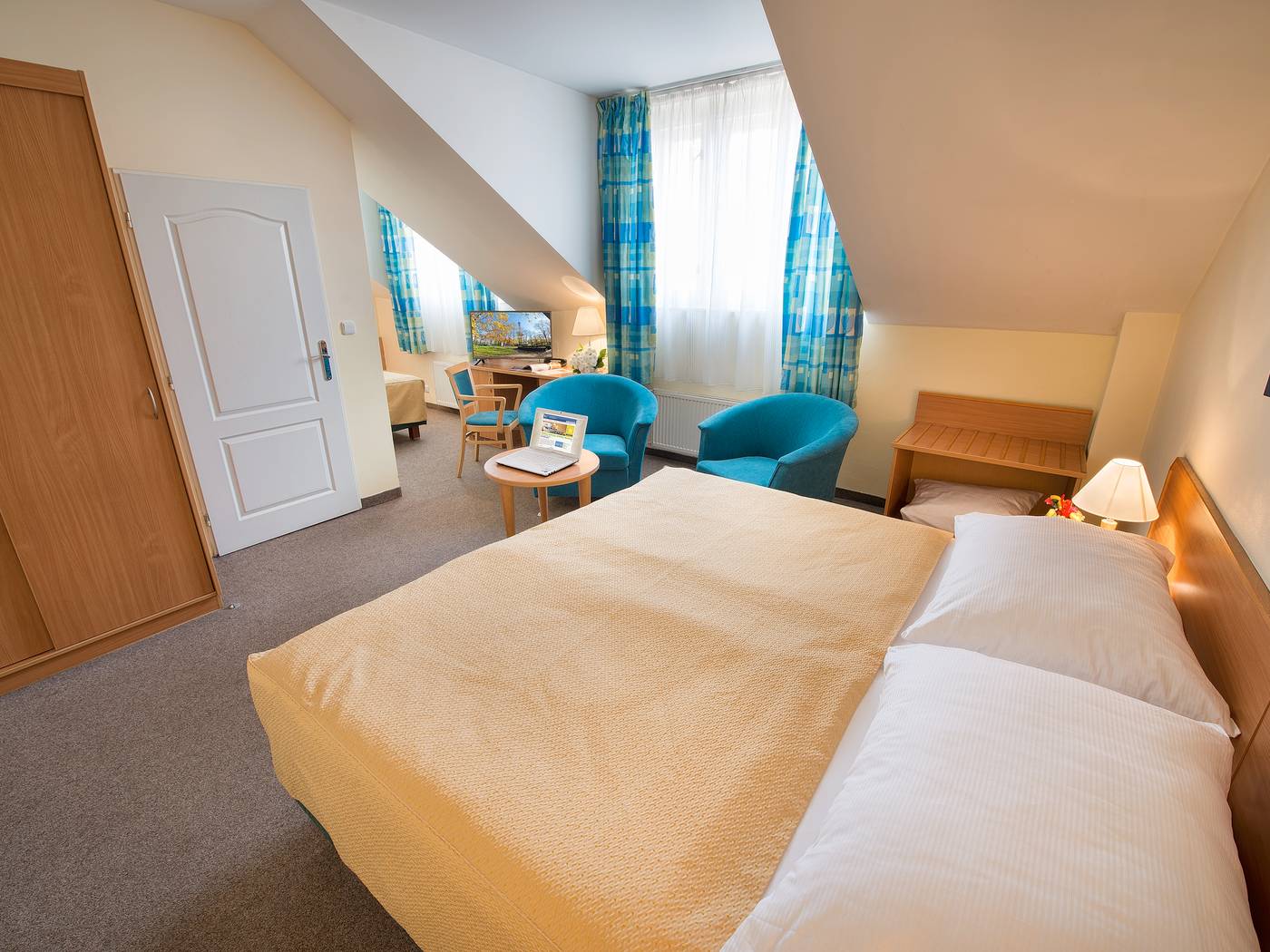 EA-Hotel-Tosca-Room-11